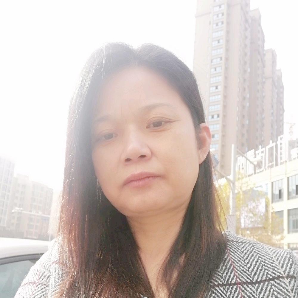 微笑方无辜的照片