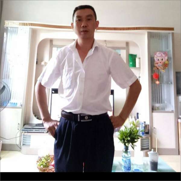 大叔方激昂的照片