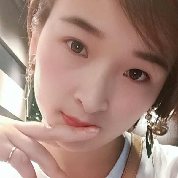 霸气深拥玫瑰的照片