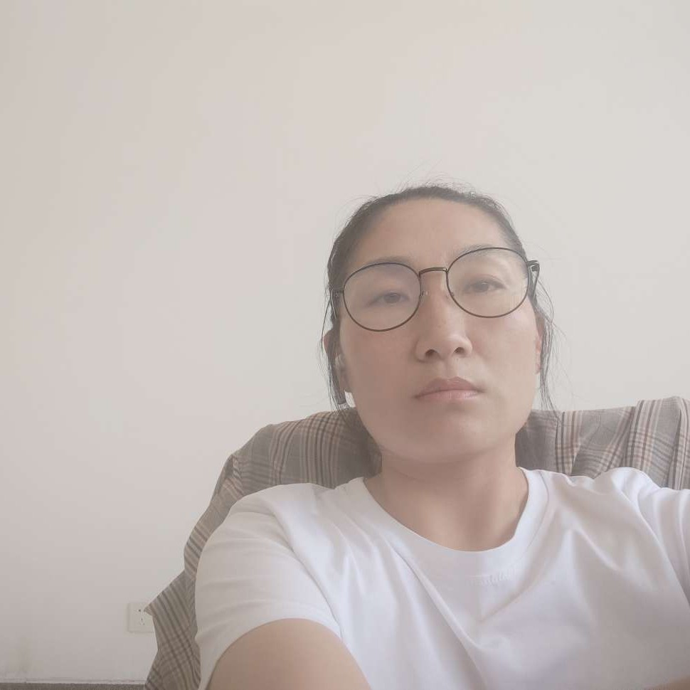 机器猫漫步靓丽的照片