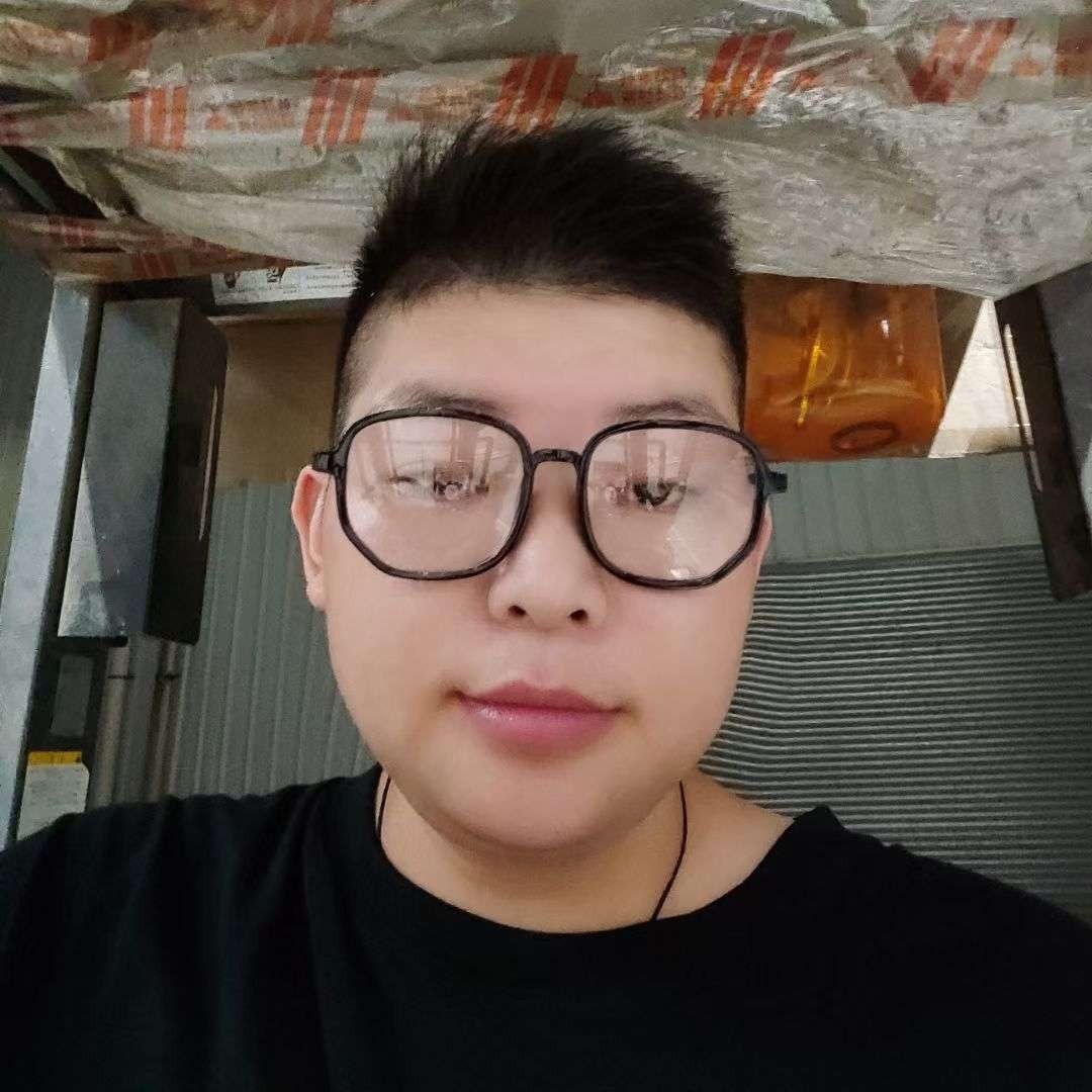 青琯挽手虚幻的照片