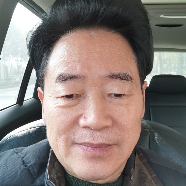 美女相许感动的照片