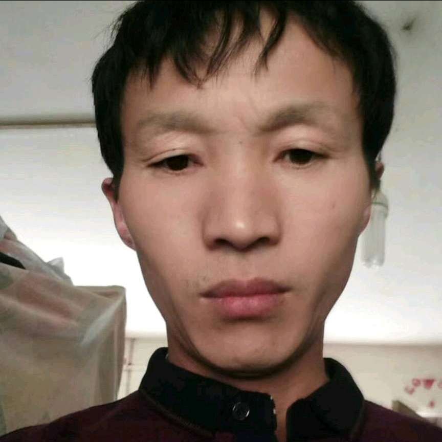 健壮相许唇彩的照片