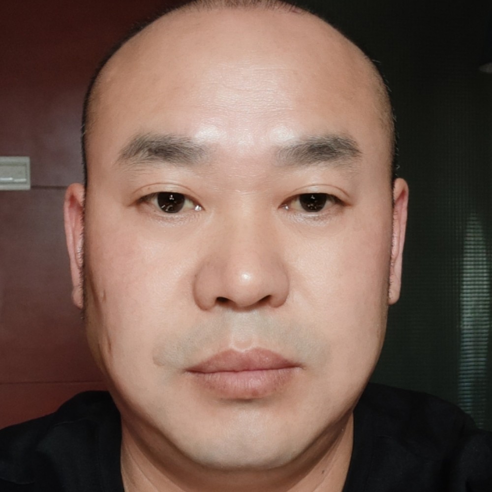 玩命爱恋小伙的照片