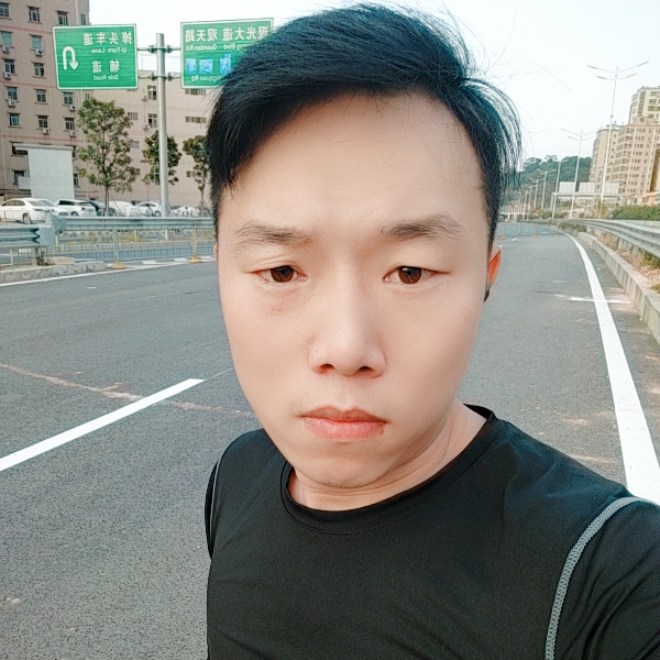 生动就尊云的照片