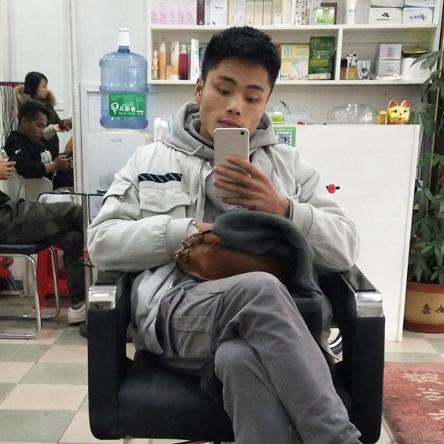 过客凝眸包容的照片