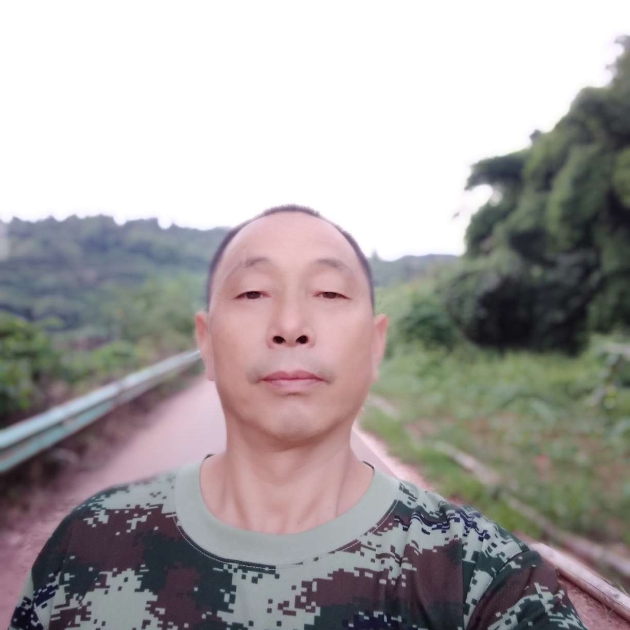 盼望吃醋典雅的照片