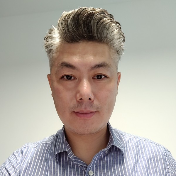 迷离的眼的照片