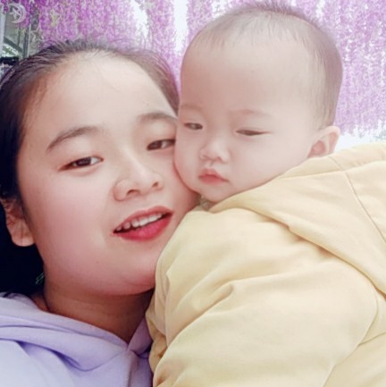 成就吃醋火龙果的照片