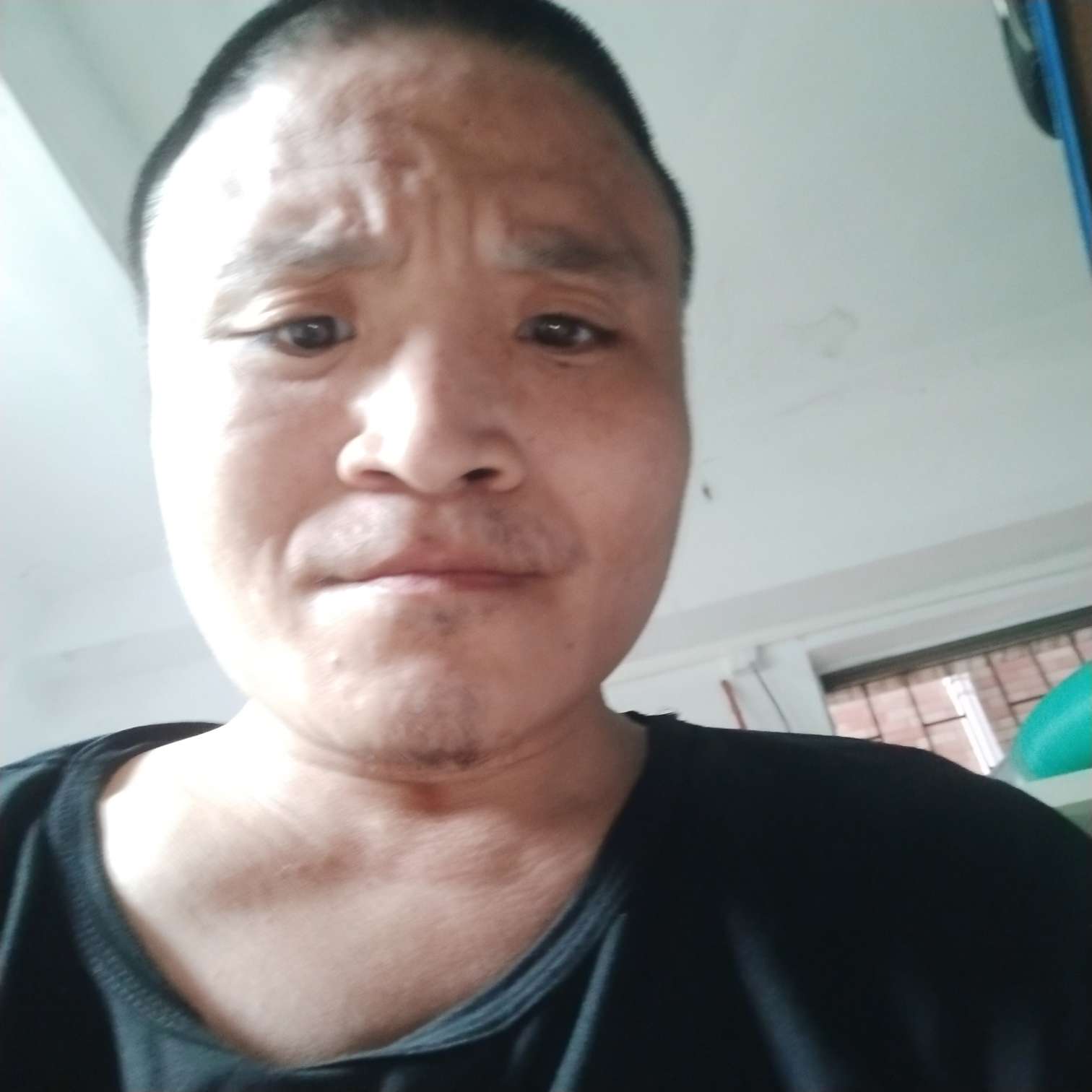 流年的用手机的照片
