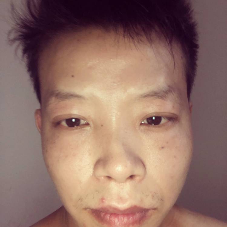 虚拟苦恋红玫瑰的照片