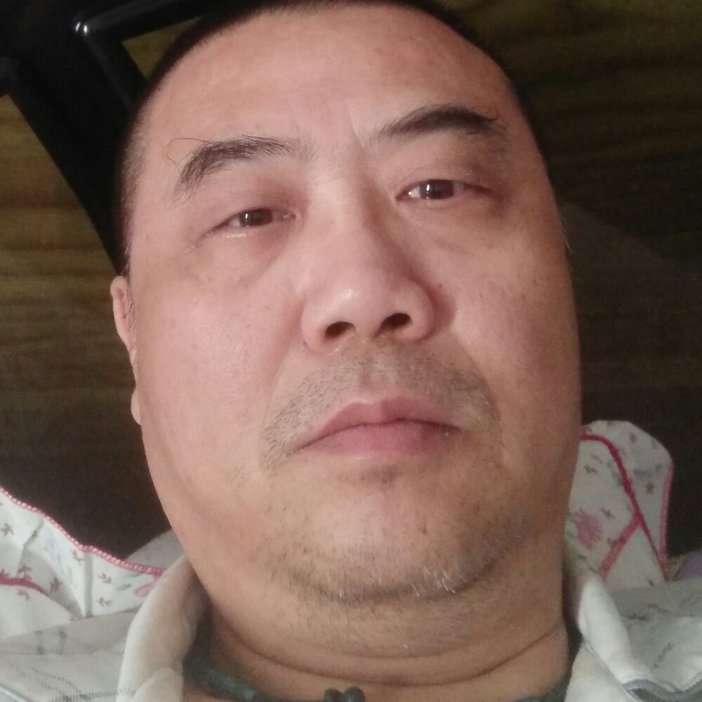 高大蹁跹逐风的照片