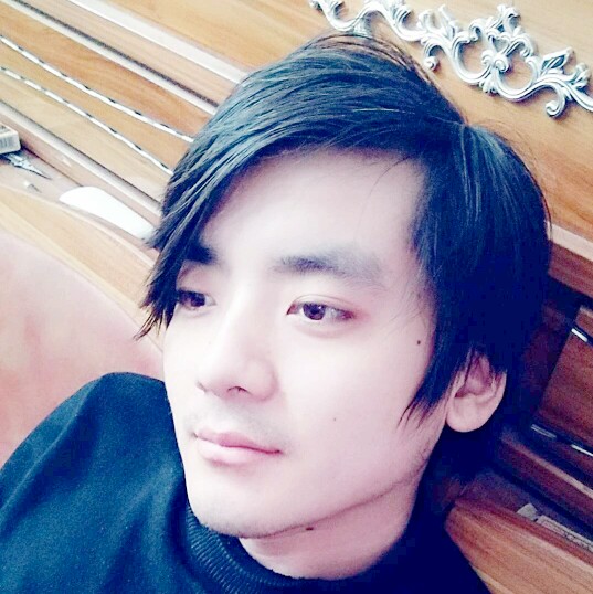 琥珀色的忧伤眸的照片