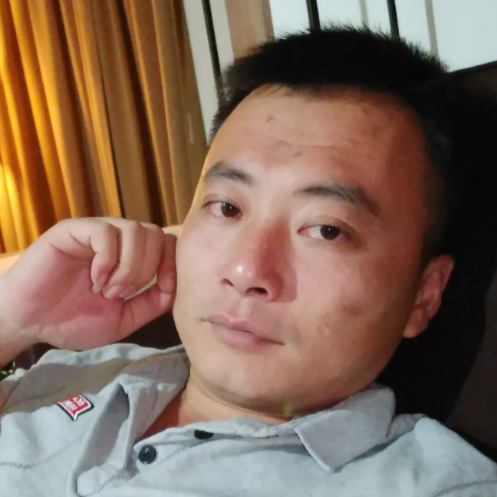 許荣的照片