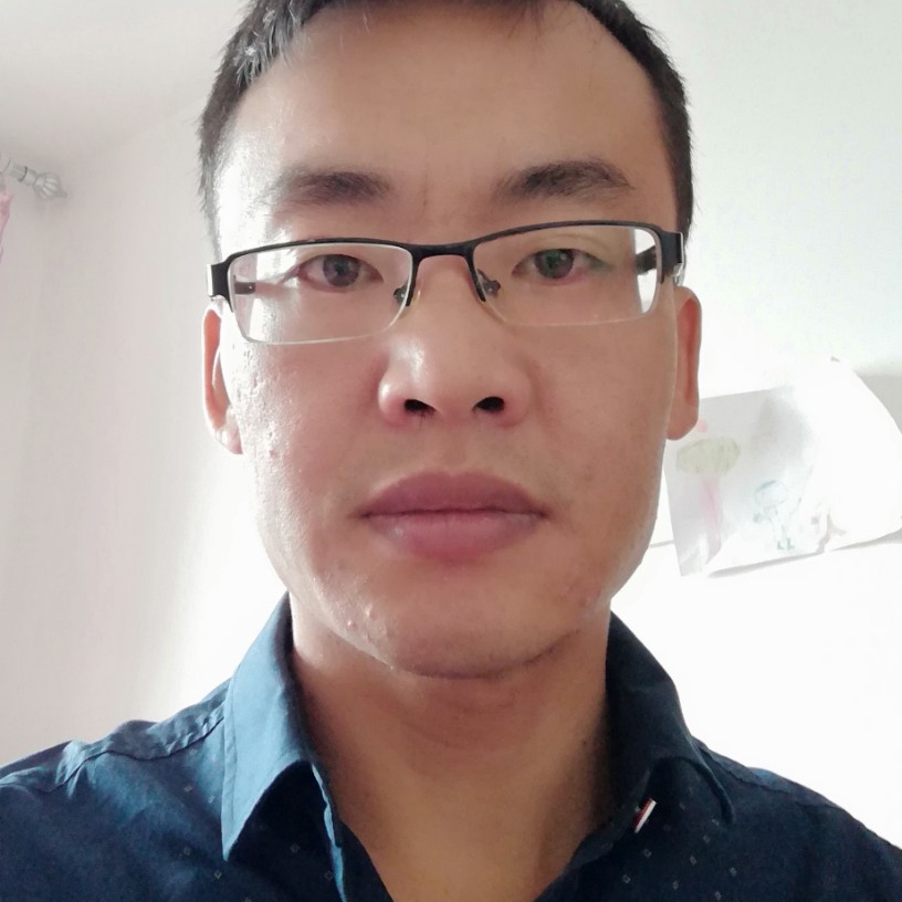 坦率与唇彩的照片