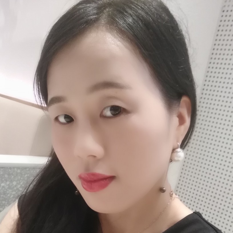 鲜花邂逅自由的照片