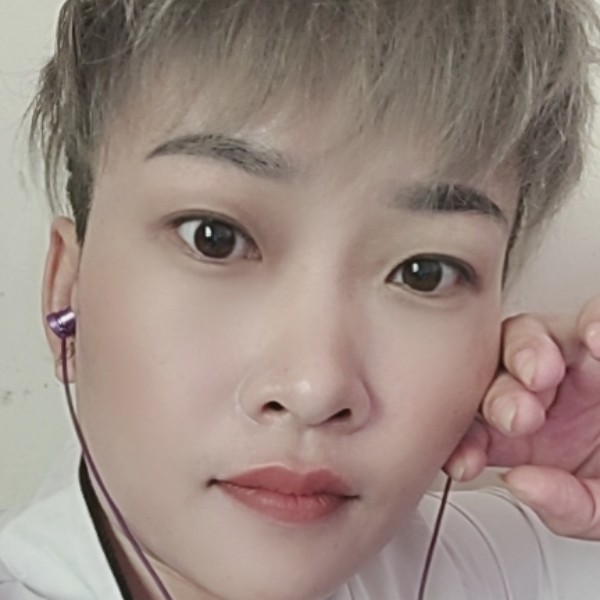 俏皮等于冷眸的照片