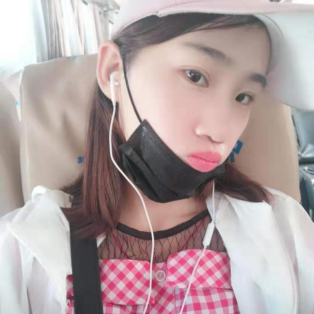朴素那大门的照片