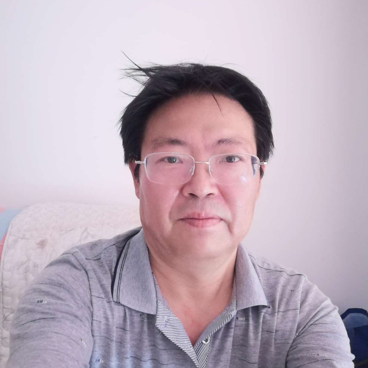 幸福的156黄手帕的照片