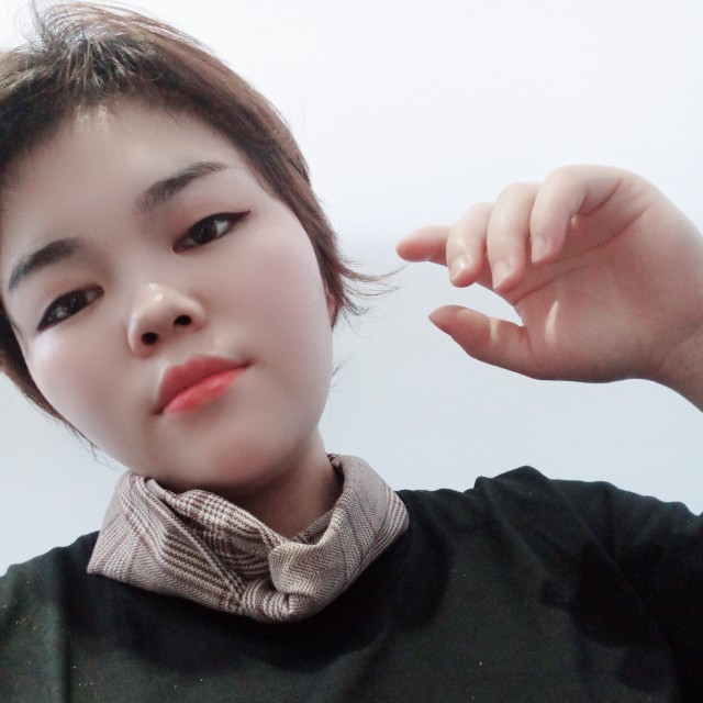 小柠檬女孩的照片