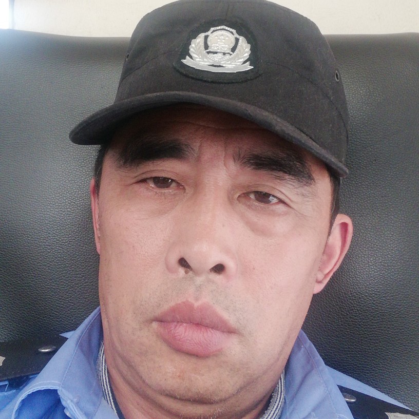 黑裤给彼年的照片