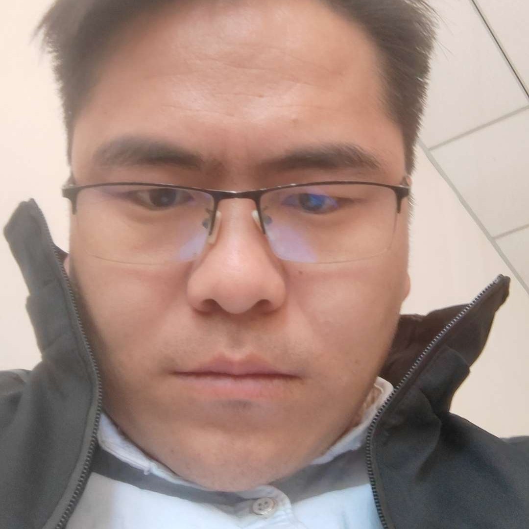 迷离踢西牛的照片