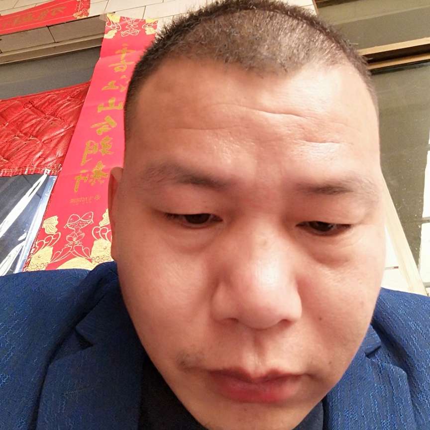屋檐上看看星星的照片