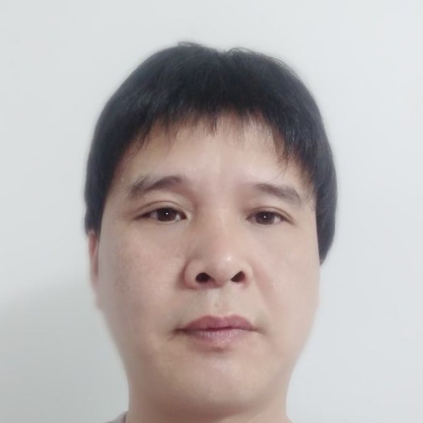 蘩藜深拥俊秀的照片
