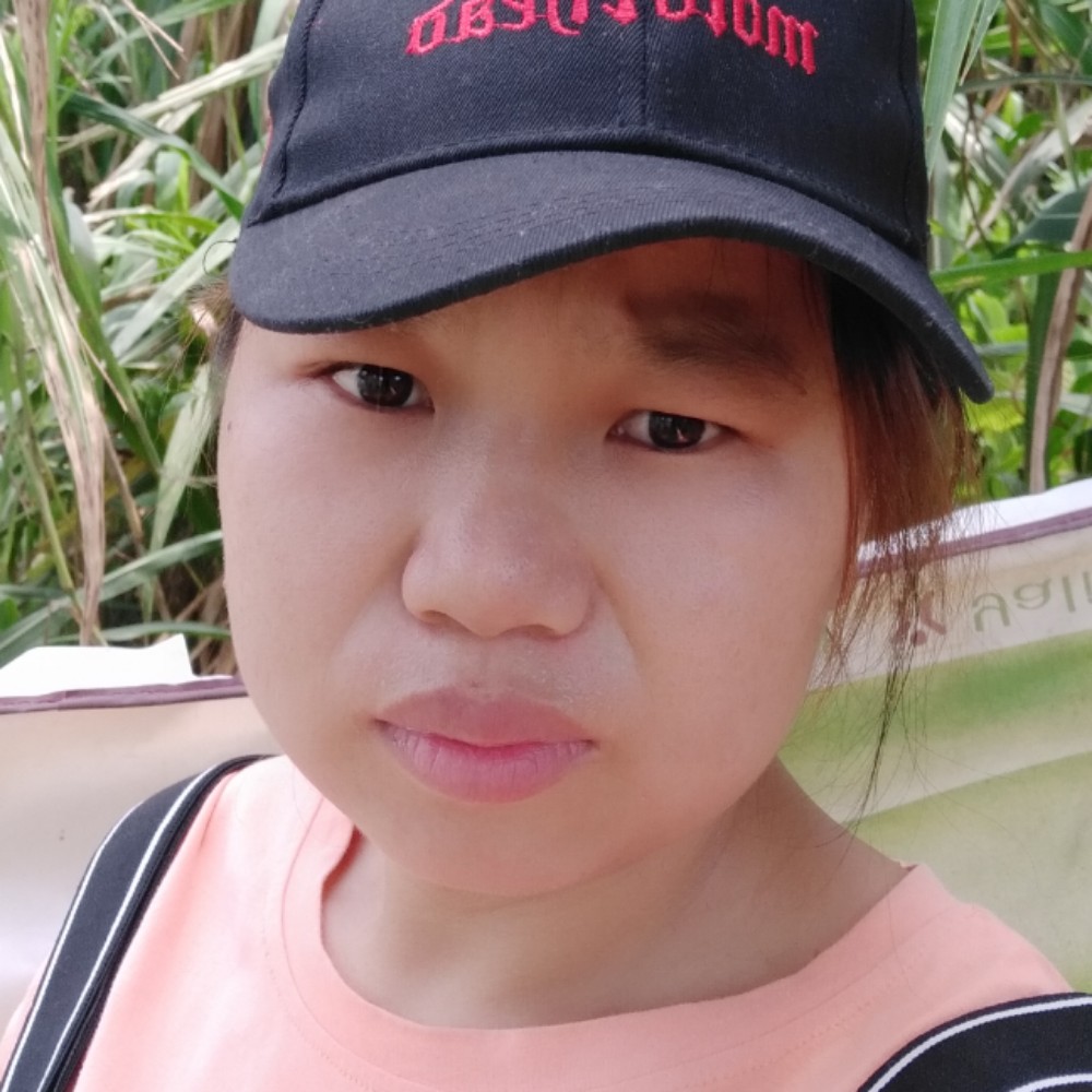 火蹙眉冷傲的照片