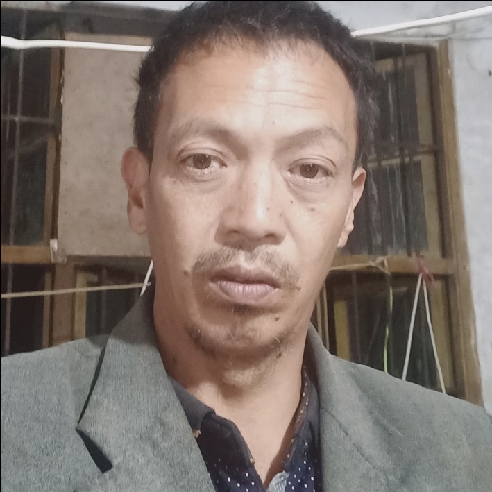 路人踢温婉的照片