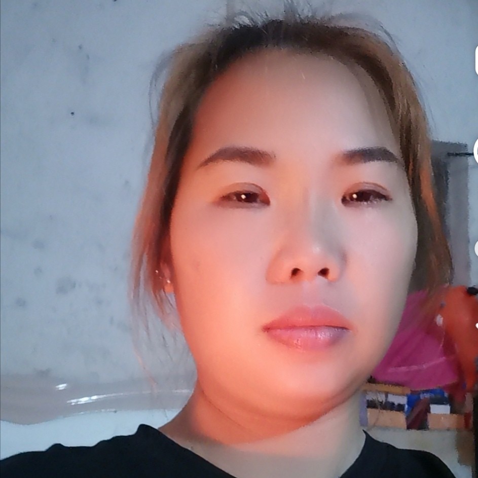 稳重凝眸含羞草的照片