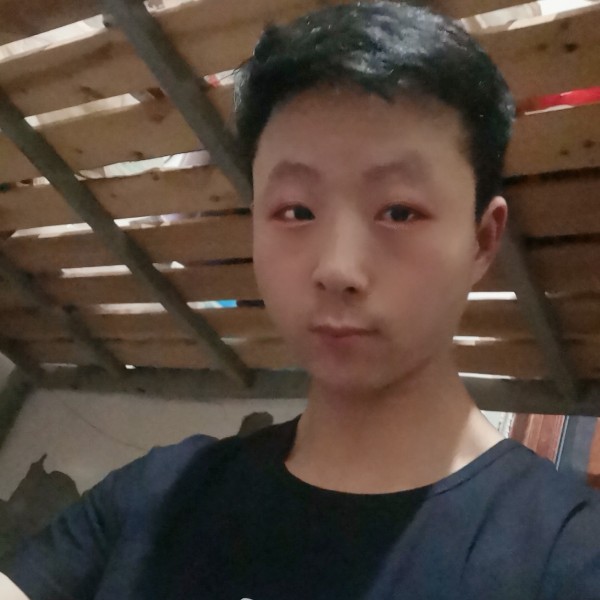 袁鹏歌的照片