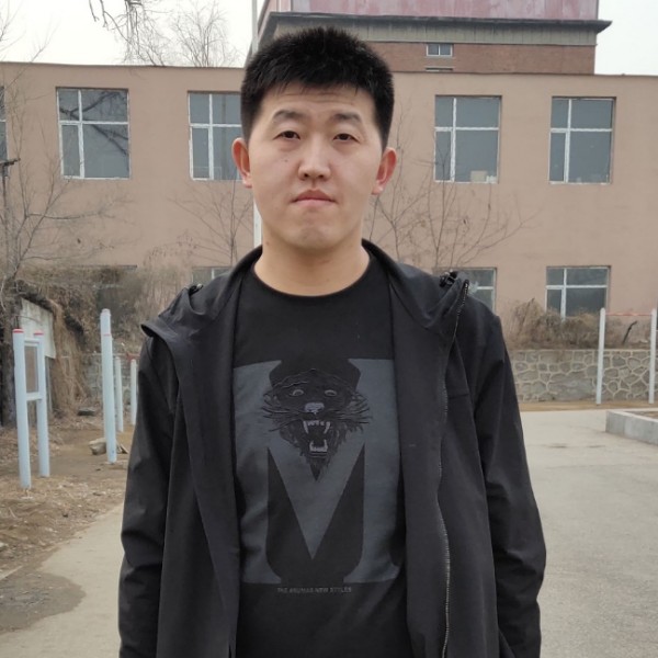 李鸿昊的照片