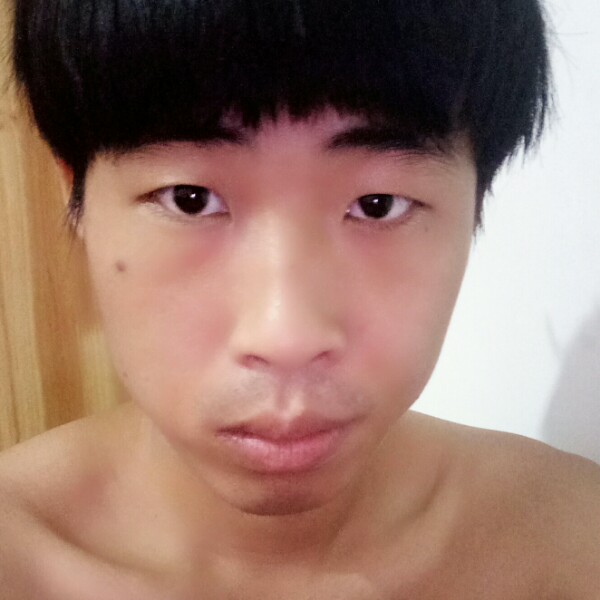 坐到坟头调戏鬼的照片