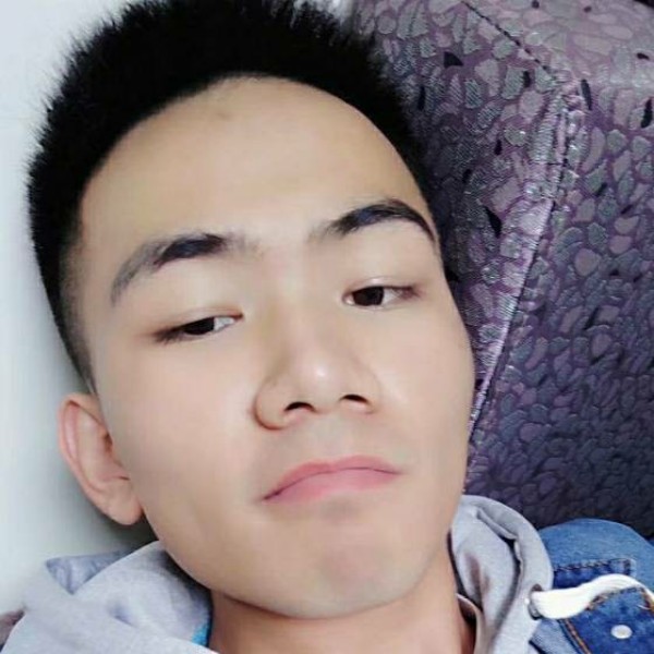 迷茫回首蜜粉的照片