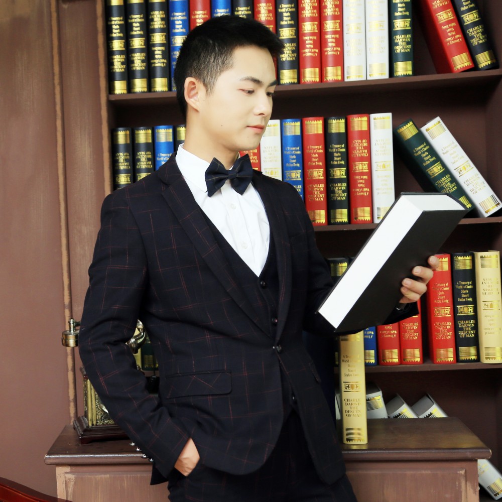 紫色的水的照片