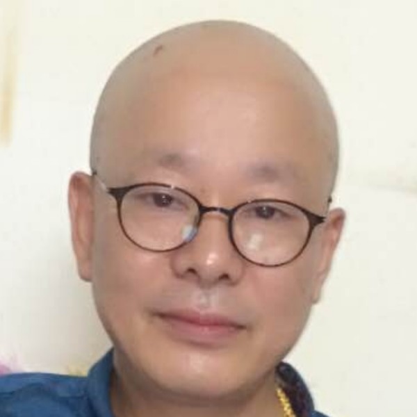 迷路浅吻缥缈的照片