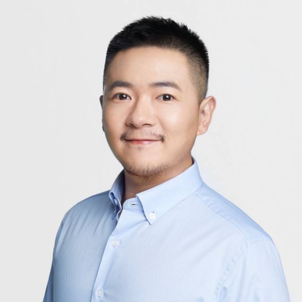 动听挽手故事的照片