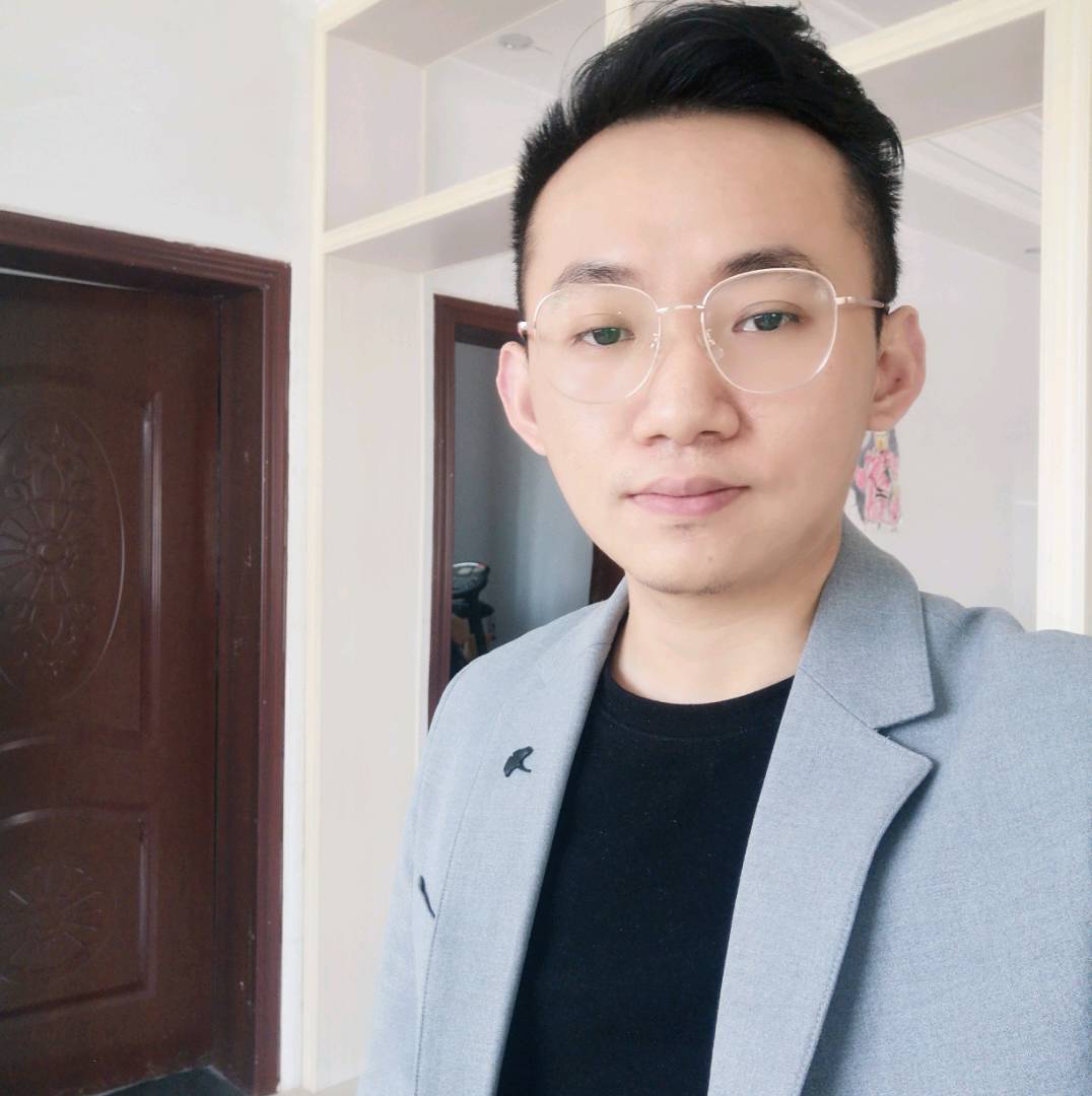 唇彩等待鲤鱼的照片