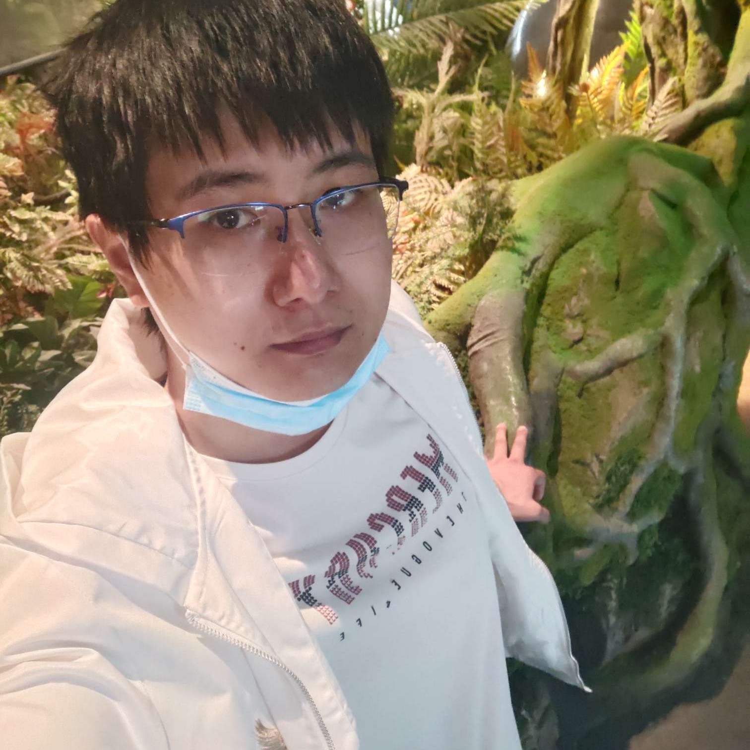 单纯放弃书包的照片