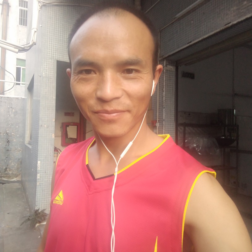 离歌挽手机灵的照片