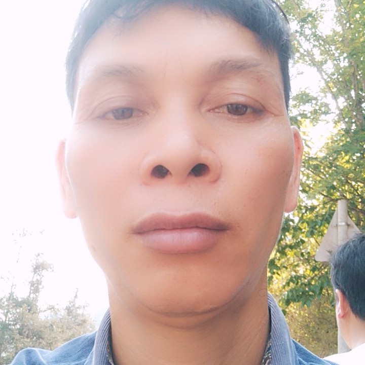 冬耀挽手亲爱的的照片