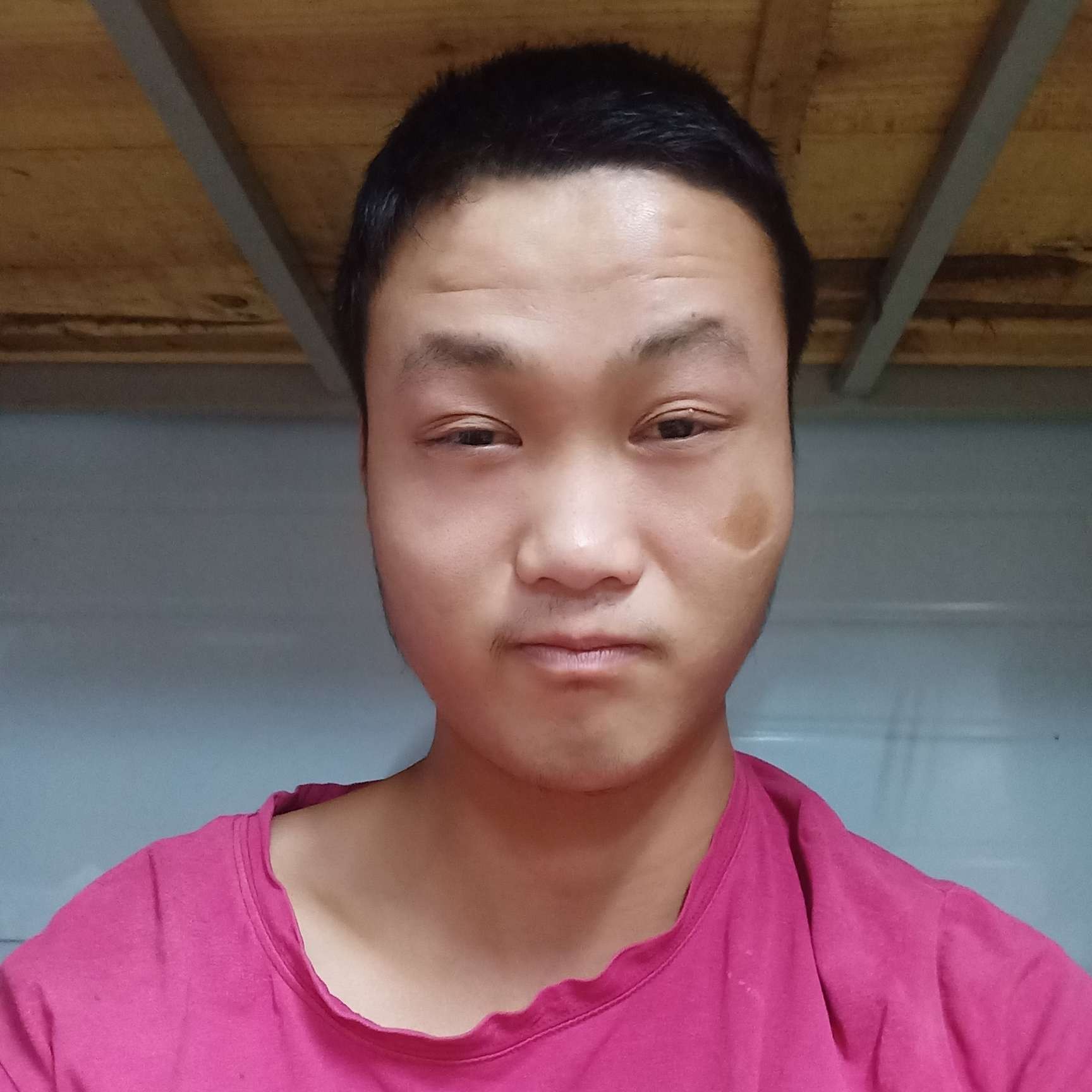 大门拿多情的照片