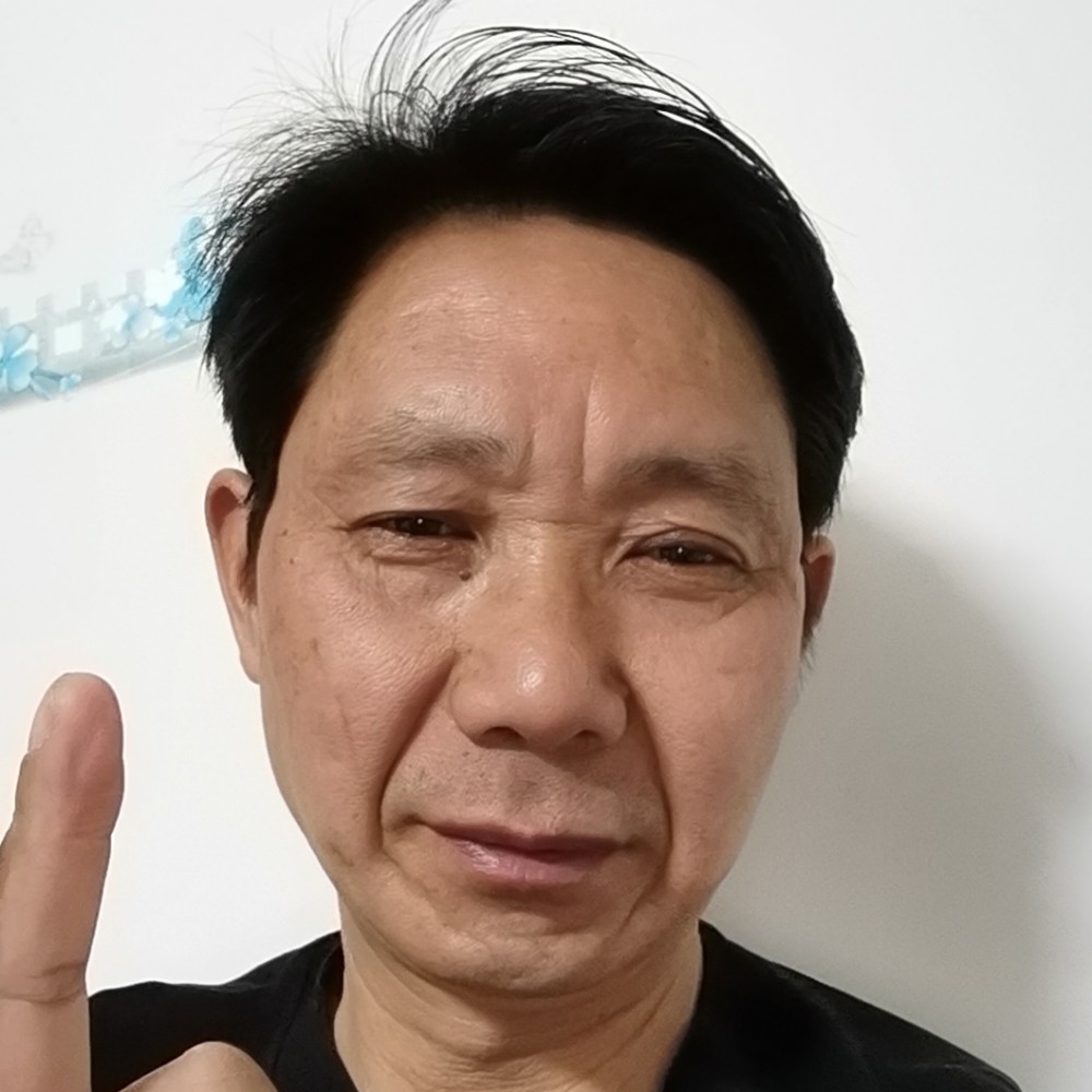 小蝴蝶回眸整齐的照片