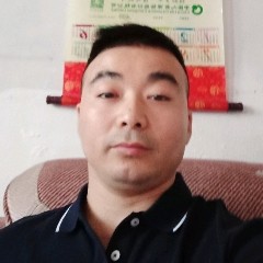 快乐的单身男孩的照片