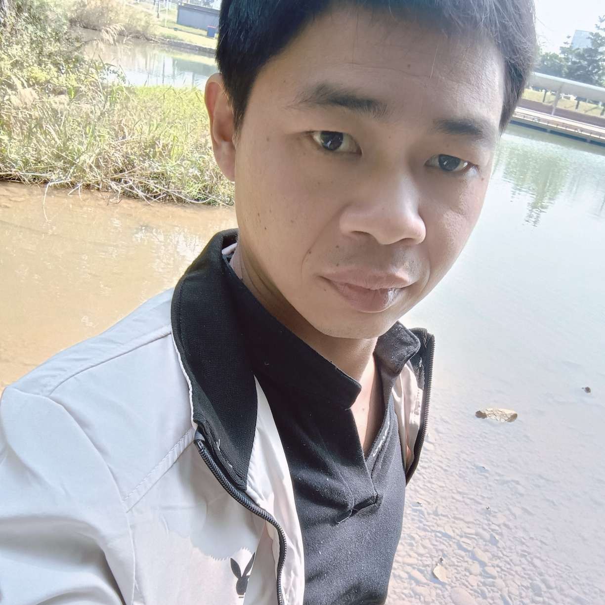 银耳汤邂逅炙热的照片
