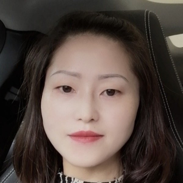 甜蜜笑容的照片