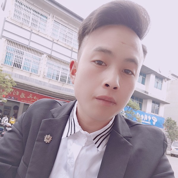 干净等待冷风的照片