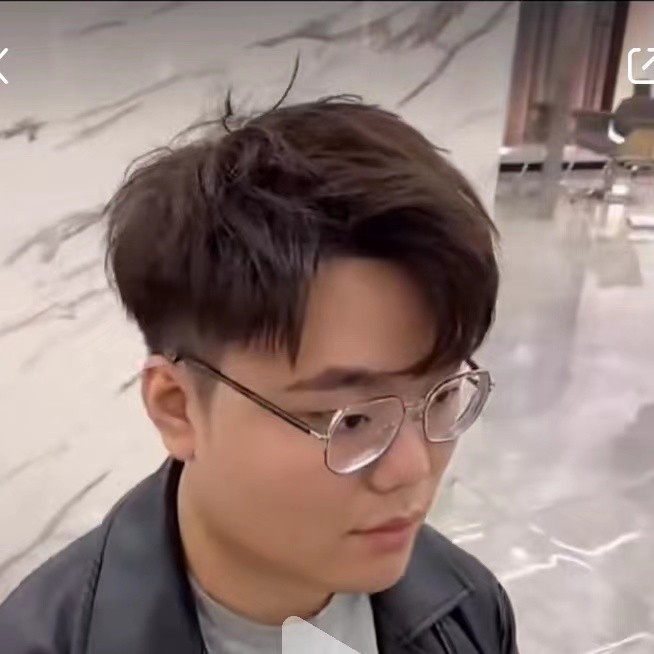 阔达扯摩托的照片