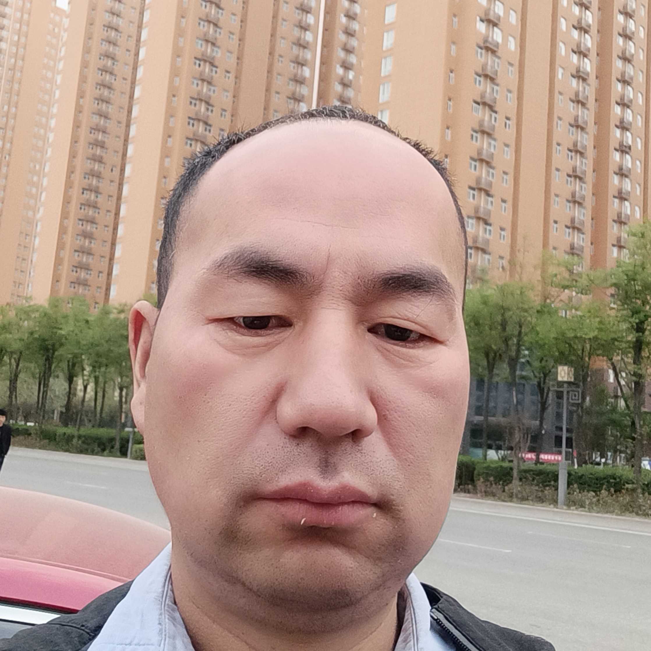 草莓邂逅开心的照片